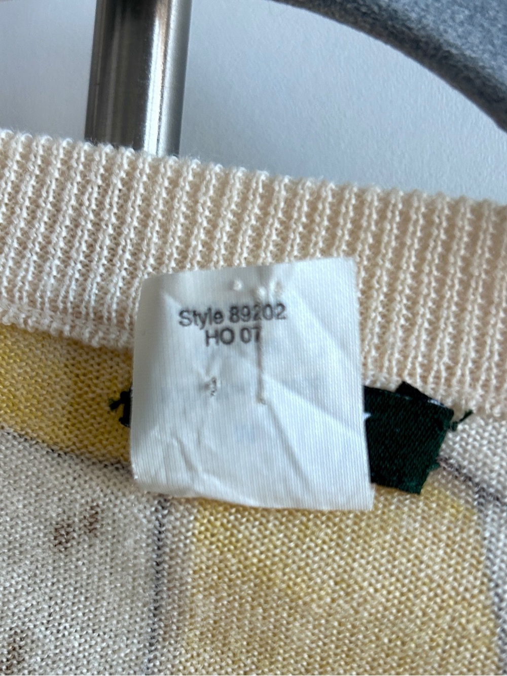Vintage J Cree Ski Resort Postage Stamp Print Cardigan in Yellow & Cream - Picture 6 of 7